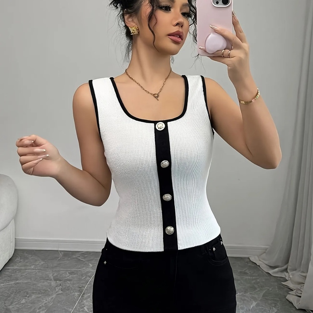 1.Fashion   Metal Buttons Patchwork Tank Tops Crop Top Sleeveless Knit Top